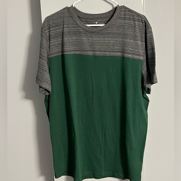 American Eagle Outfitters Gray and Green Casual Tee - Picture 1 of 5